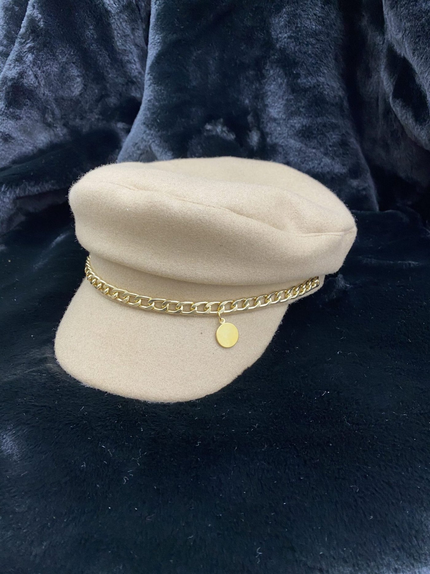Tan hat chain detail