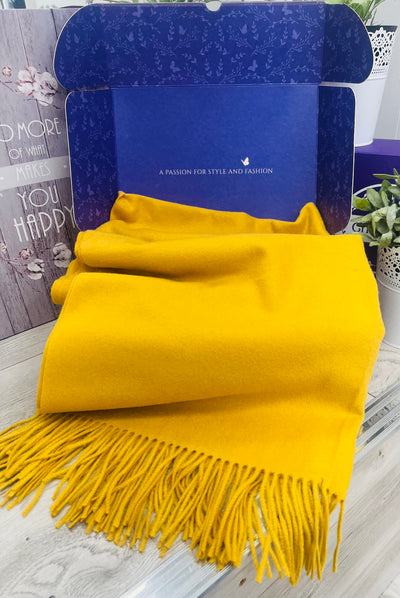 Women's cashmere scarf