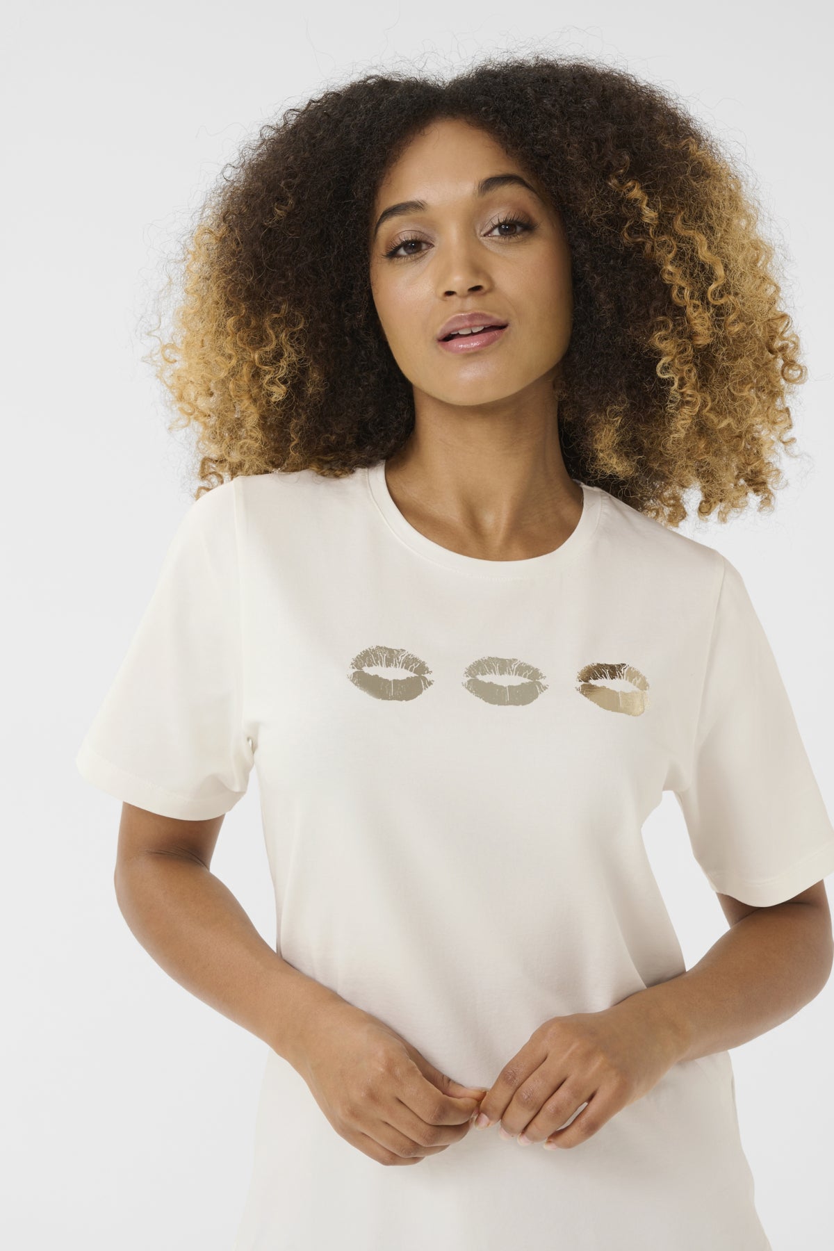 Kiss Me Tee