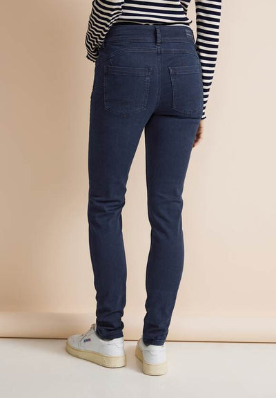Streeet one women's free to move jeans.jpg