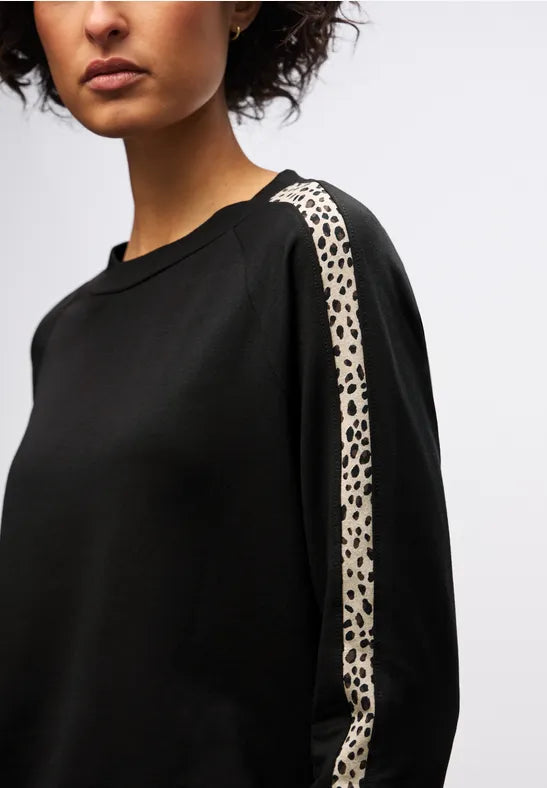 Street One top with leopard print stripes