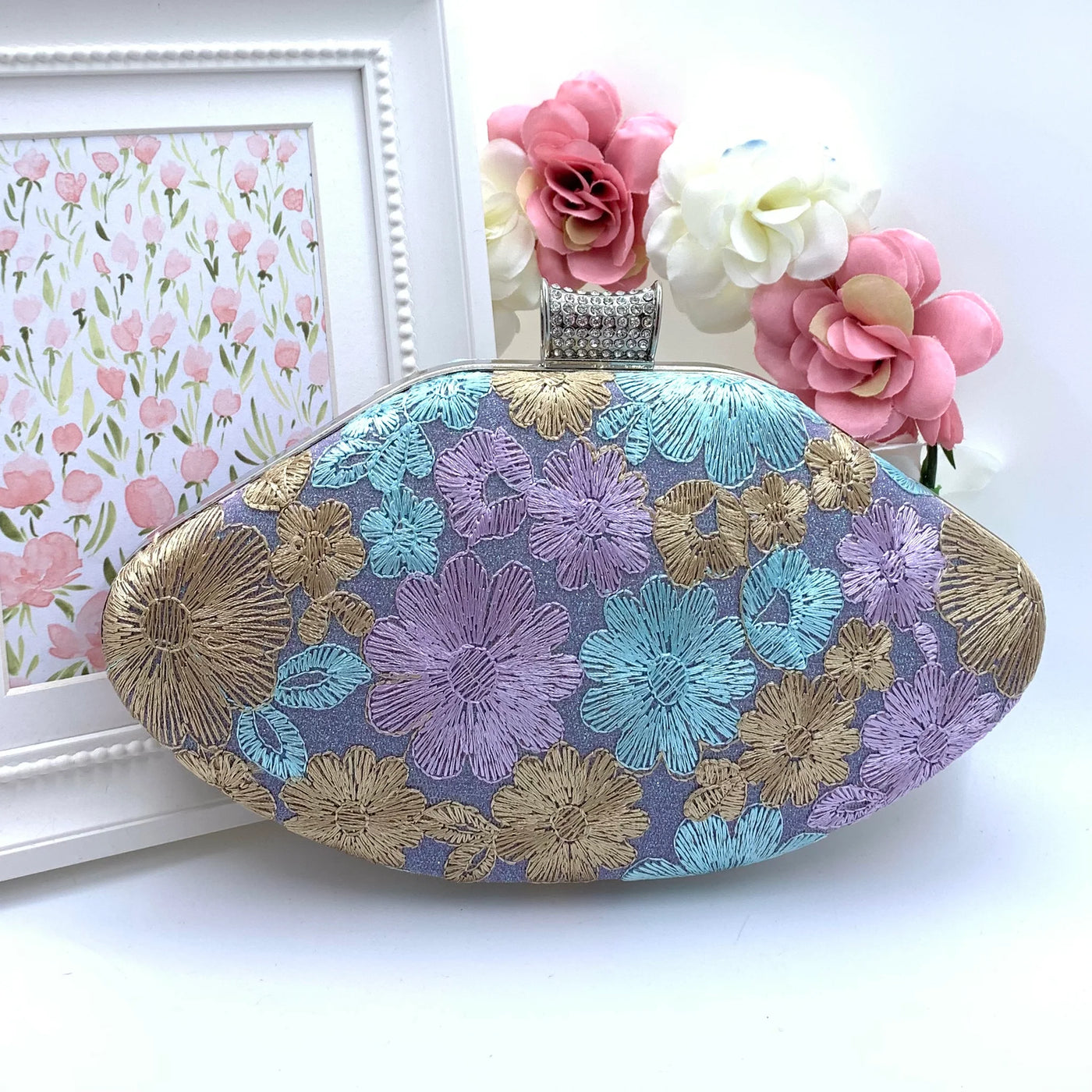 Lace embroidered case bag