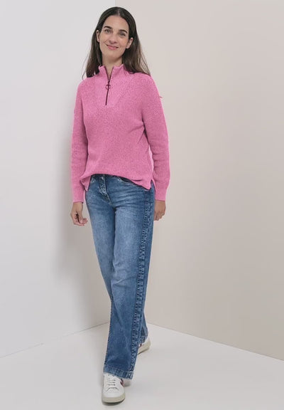 CECIL's Mouliné knit sweater for women combines a sporty turtleneck with stylish details like side slits. The pure cotton ensures a naturally comfortable feel. A casual look with structure and comfort.
Highlights

knitted sweater
Turtleneck collar
Long sleeves with ribbed cuffs
Side slits
Pure cotton