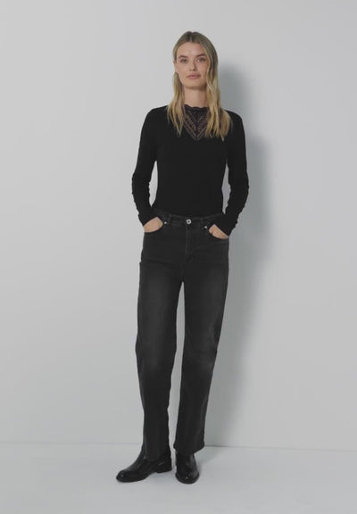 Street One top with lace detail