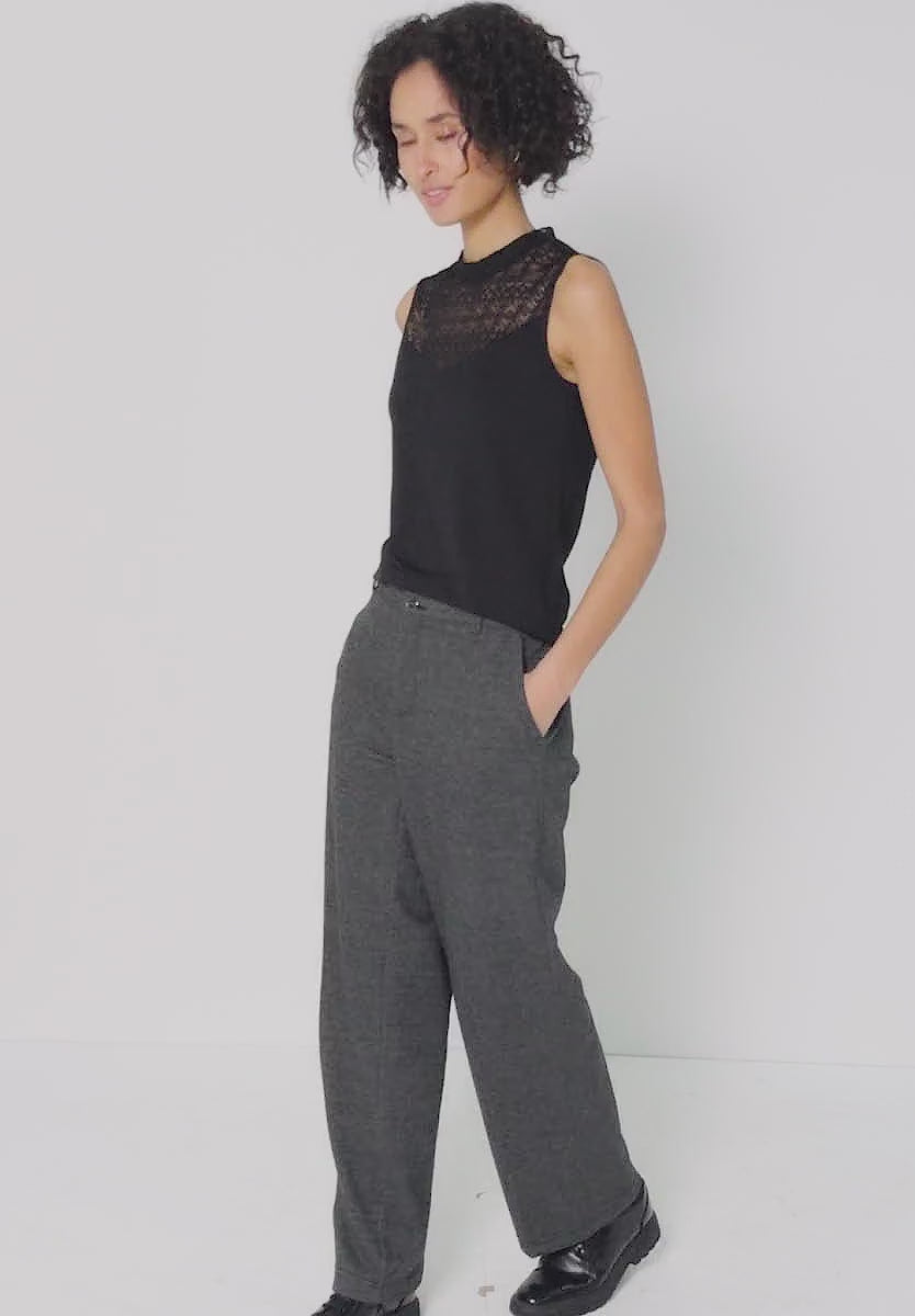 Street one top with lace