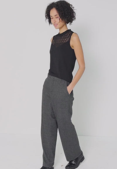 Street one top with lace