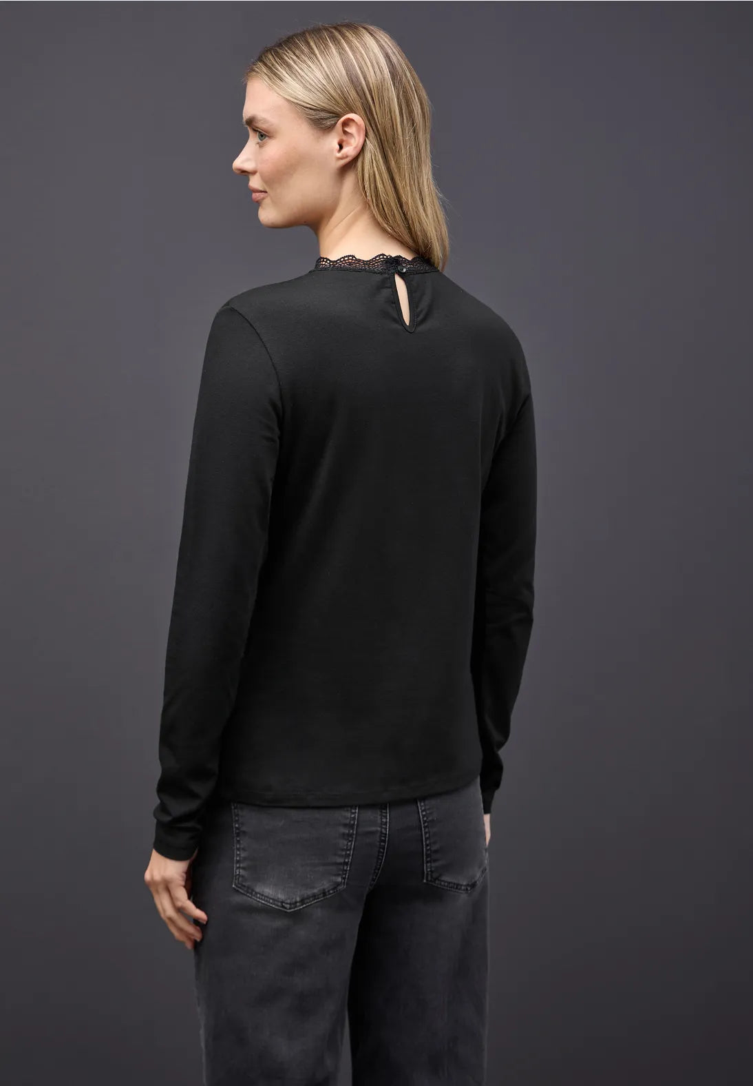 Street One top with lace detail