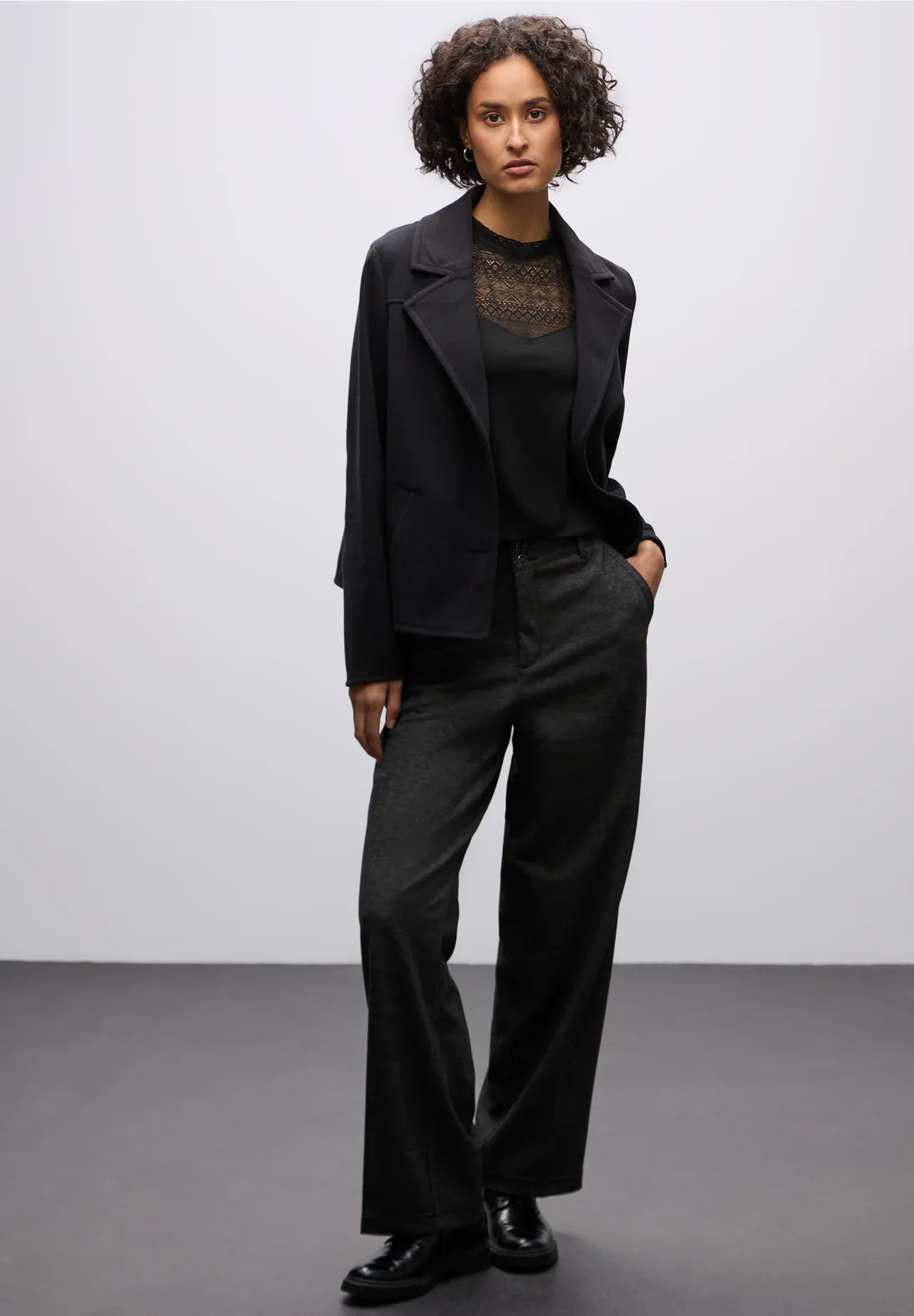 Street one top with lace