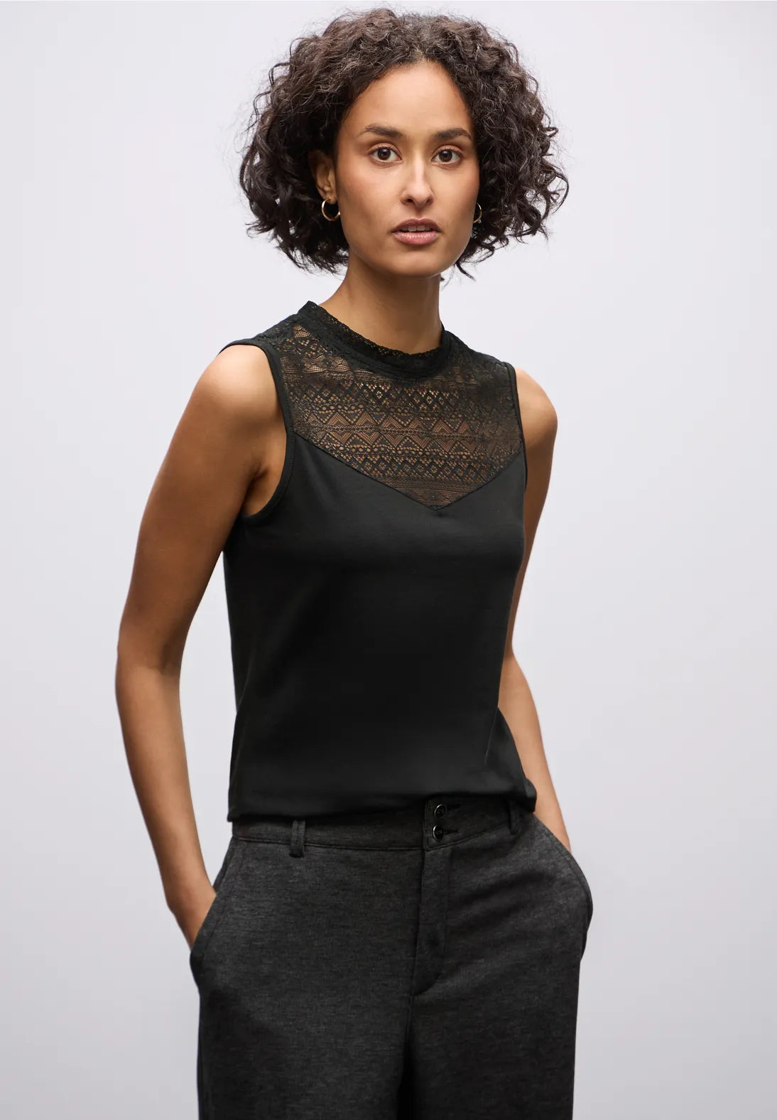 Street one top with lace