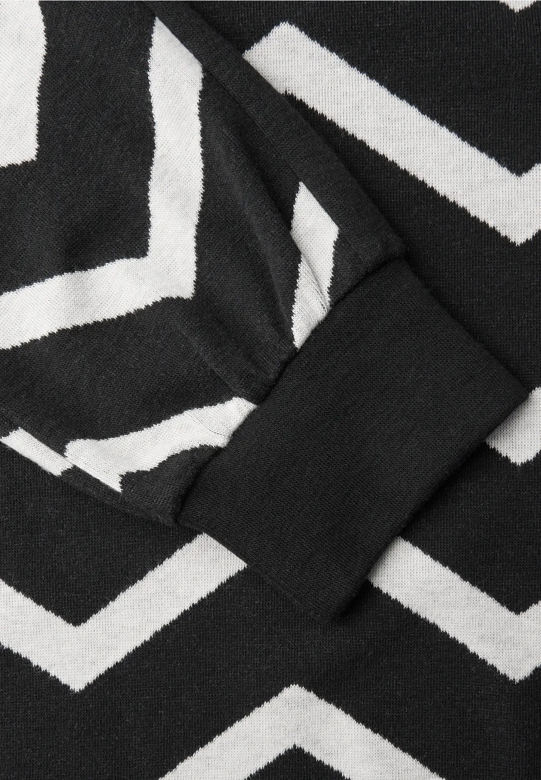 Street One top with side stripes