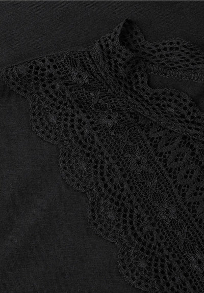 Street One top with lace detail