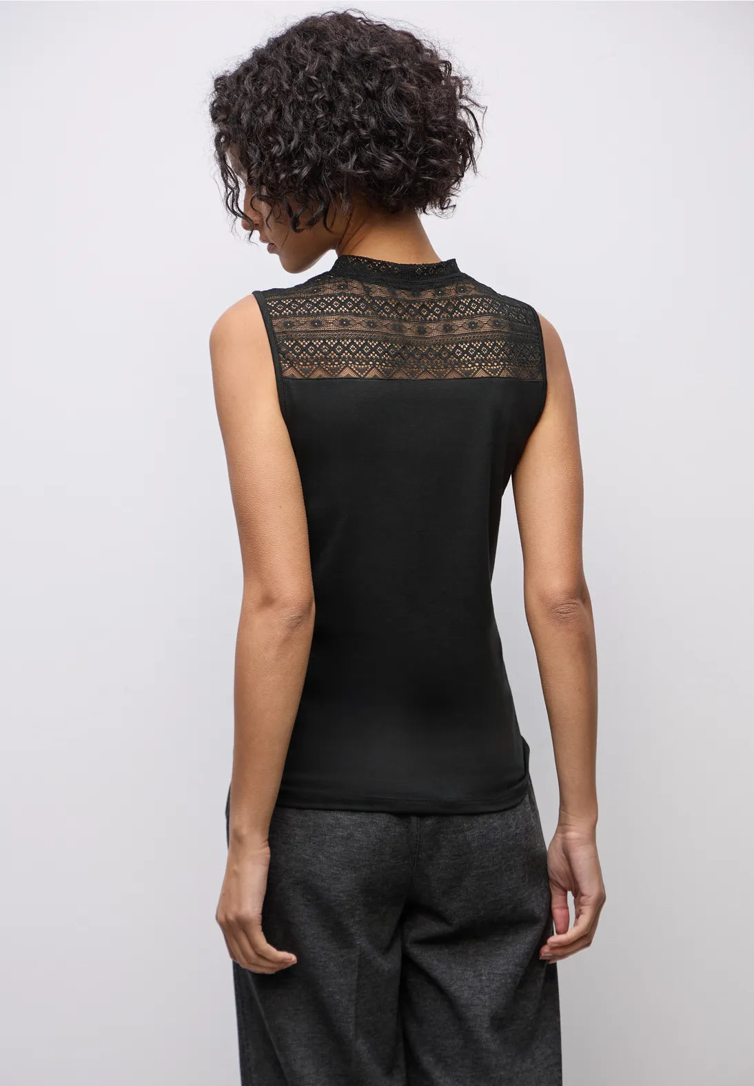 Street one top with lace