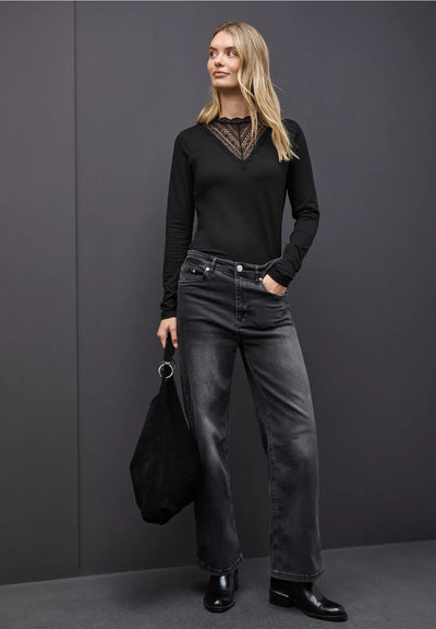 Street One top with lace detail